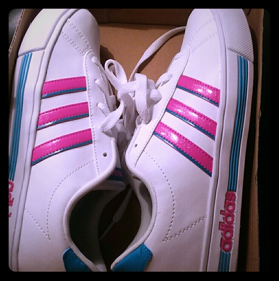 adidas Shoes - ADIDAS TENIS
